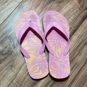 Old Navy pink and yellow-orange flip flops 3-4